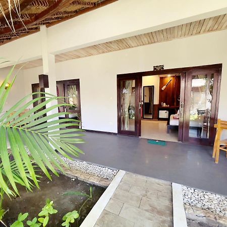 Samba Villas Beachfront View Gili Trawangan Exterior photo