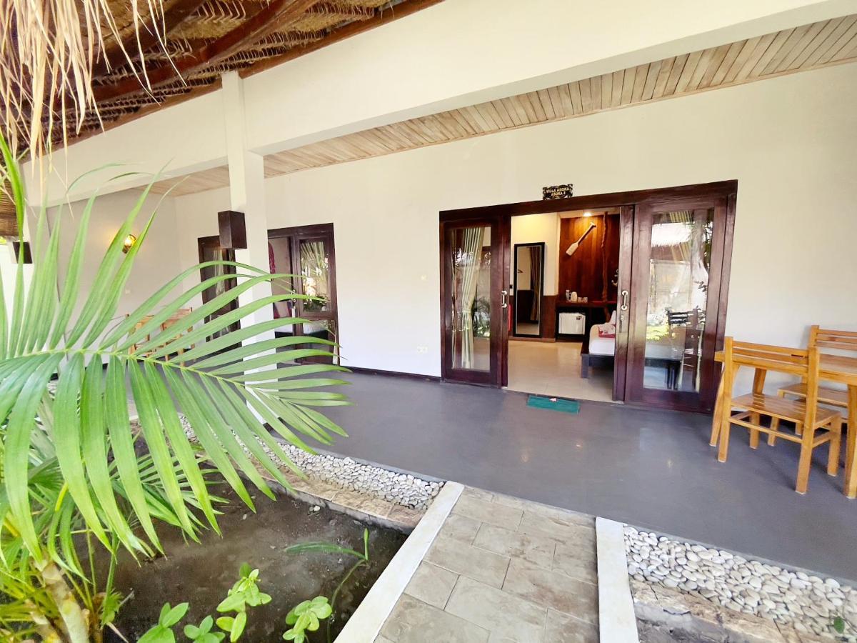 Samba Villas Beachfront View Gili Trawangan Exterior photo