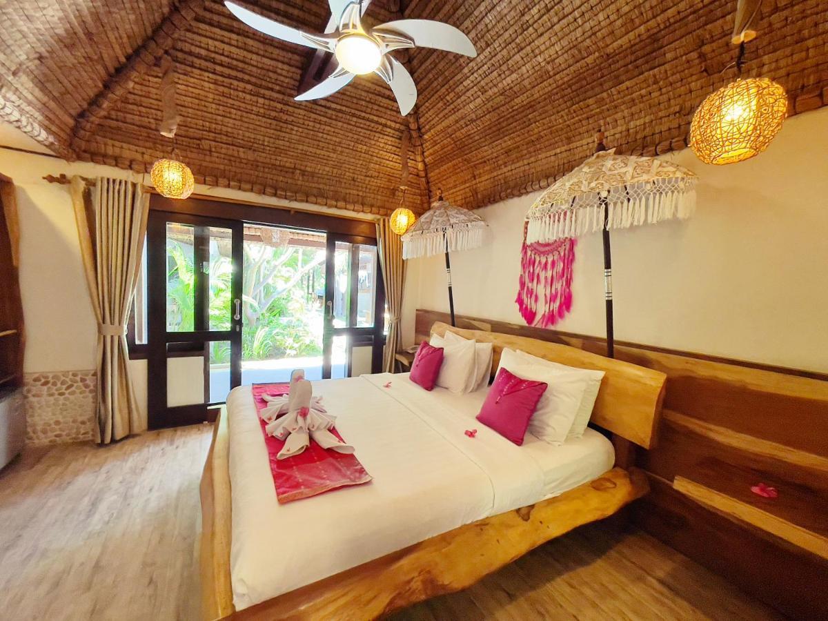 Samba Villas Beachfront View Gili Trawangan Exterior photo