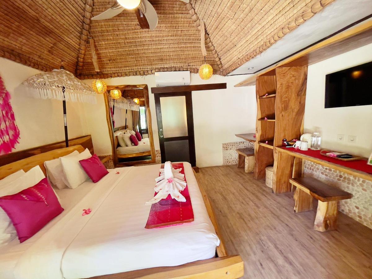 Samba Villas Beachfront View Gili Trawangan Exterior photo