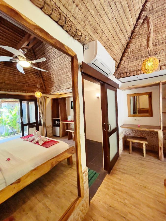 Samba Villas Beachfront View Gili Trawangan Exterior photo